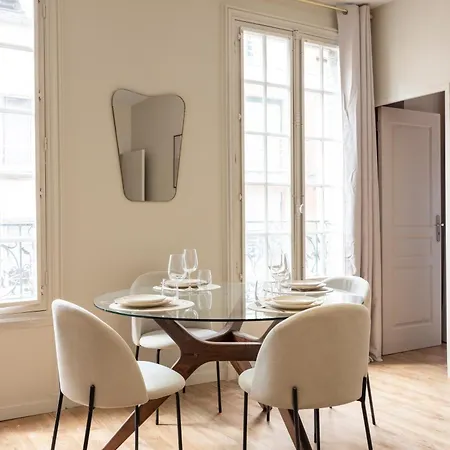 Spacieux & Paisible Aux Porte De Paris Appartement *