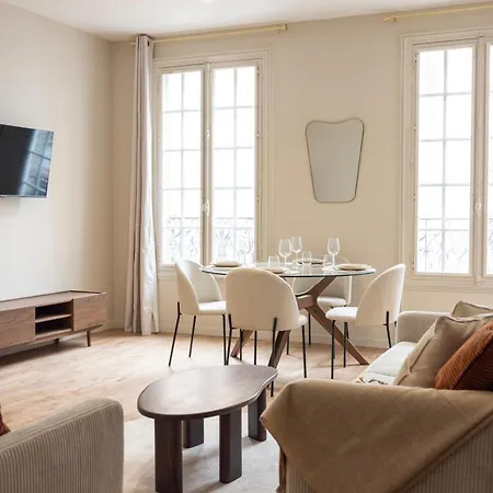 Spacieux & Paisible Aux Porte De Paris Appartement