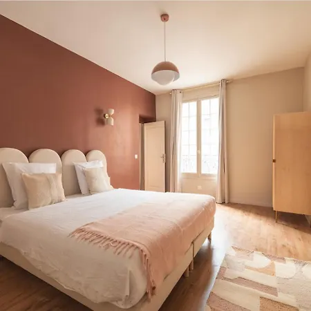 Spacieux & Paisible Aux Porte De Paris Appartement